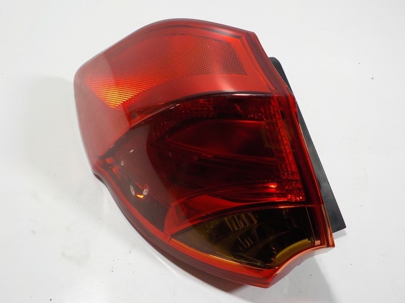 Recambio de piloto trasero izquierdo para kia cee´d 1.4 crdi cat referencia OEM IAM 92402A2000  