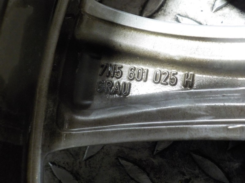 Recambio de juego llantas para seat alhambra (710) reference referencia OEM IAM 7N5601025HCK7 7N5601025D 