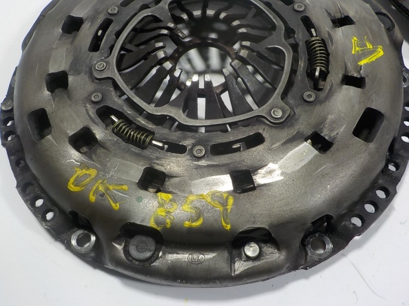 Recambio de kit embrague para volkswagen touareg (7la) 2.5 tdi referencia OEM IAM 070141015P 326004310 