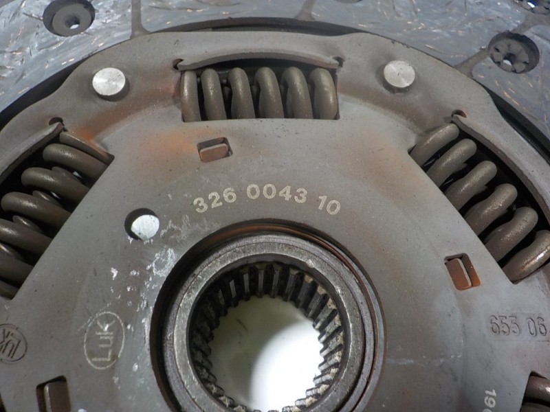 Recambio de kit embrague para volkswagen touareg (7la) 2.5 tdi referencia OEM IAM 070141015P 326004310 