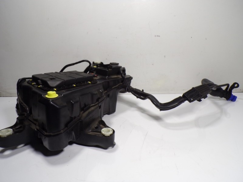 Recambio de deposito aditivo para toyota proace city 1.5 dci referencia OEM IAM  9832421480 