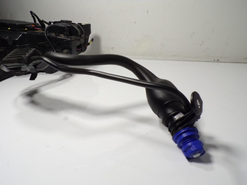 Recambio de deposito aditivo para toyota proace city 1.5 dci referencia OEM IAM  9832421480 