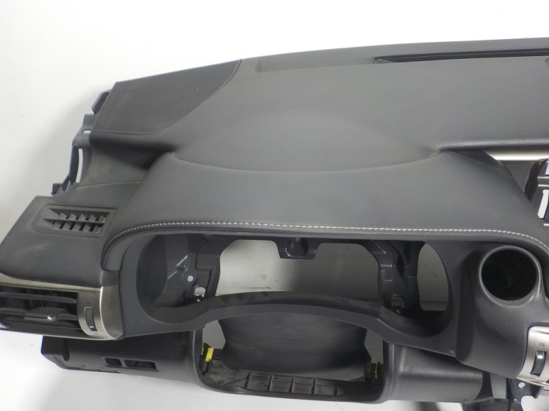 Recambio de salpicadero para lexus is 300h referencia OEM IAM 5540153903C0  7396053050