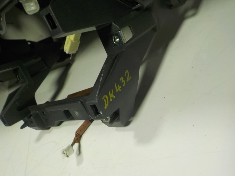 Recambio de salpicadero para lexus is 300h referencia OEM IAM 5540153903C0  7396053050