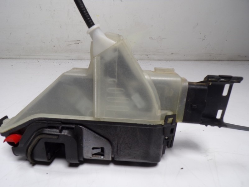 Recambio de cerradura puerta trasera izquierda para peugeot 5008 1.2 12v e-thp referencia OEM IAM 9822829880 16943632 