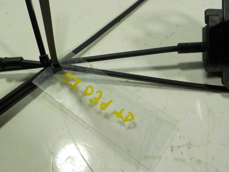 Recambio de cerradura puerta trasera derecha para renault kangoo z.e. referencia OEM IAM 8200497823  8200497822