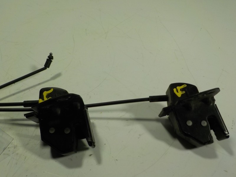 Recambio de cerradura puerta trasera derecha para renault kangoo z.e. referencia OEM IAM 8200497823  8200497822