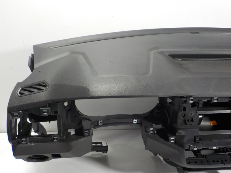 Recambio de salpicadero para volkswagen t-cross 1.0 tsi referencia OEM IAM 2GM857003E82V  2GM880204E