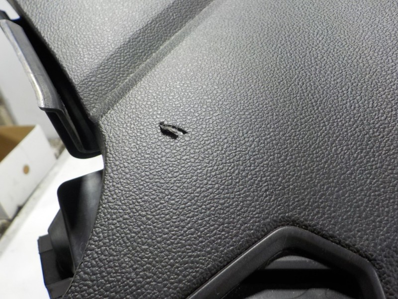 Recambio de salpicadero para volkswagen t-cross 1.0 tsi referencia OEM IAM 2GM857003E82V  2GM880204E