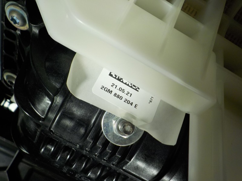 Recambio de salpicadero para volkswagen t-cross 1.0 tsi referencia OEM IAM 2GM857003E82V  2GM880204E