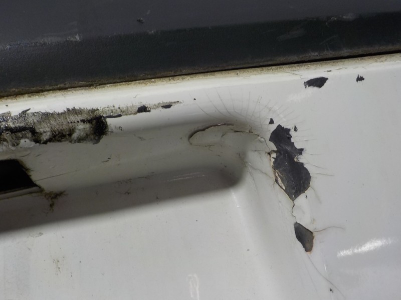 Recambio de paragolpes trasero para ford fiesta berlina (dx) 1.3 cat referencia OEM IAM   