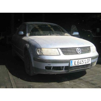 VOLKSWAGEN PASSAT BERLINA (3B2)