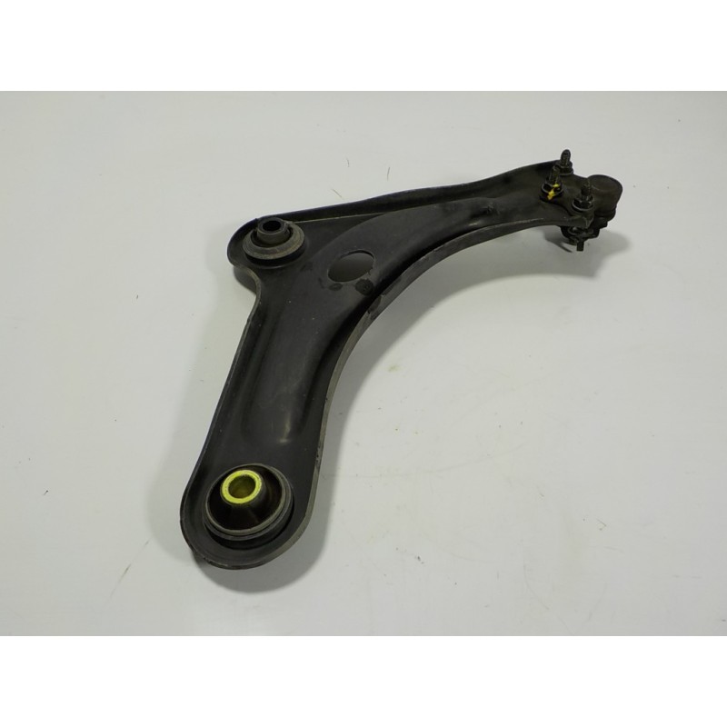 Recambio de brazo suspension inferior delantero izquierdo para citroën c4 cactus 1.5 blue-hdi fap referencia OEM IAM 3520W7  