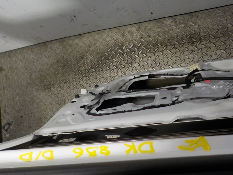 Recambio de puerta delantera derecha para toyota auris 1.4 turbodiesel cat referencia OEM IAM 6700102300  