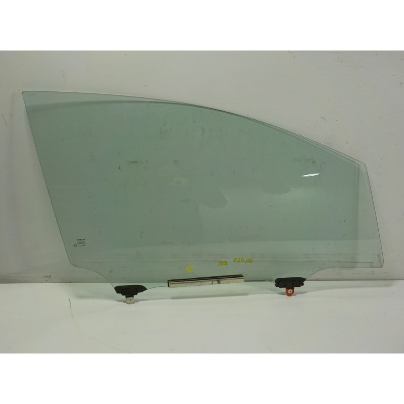 Recambio de cristal puerta delantero derecho para toyota verso 1.6 16v cat referencia OEM IAM 681010F021  