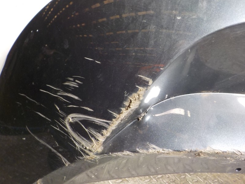 Recambio de paragolpes trasero para skoda fabia combi 1.0 tsi referencia OEM IAM 6V9807421F  