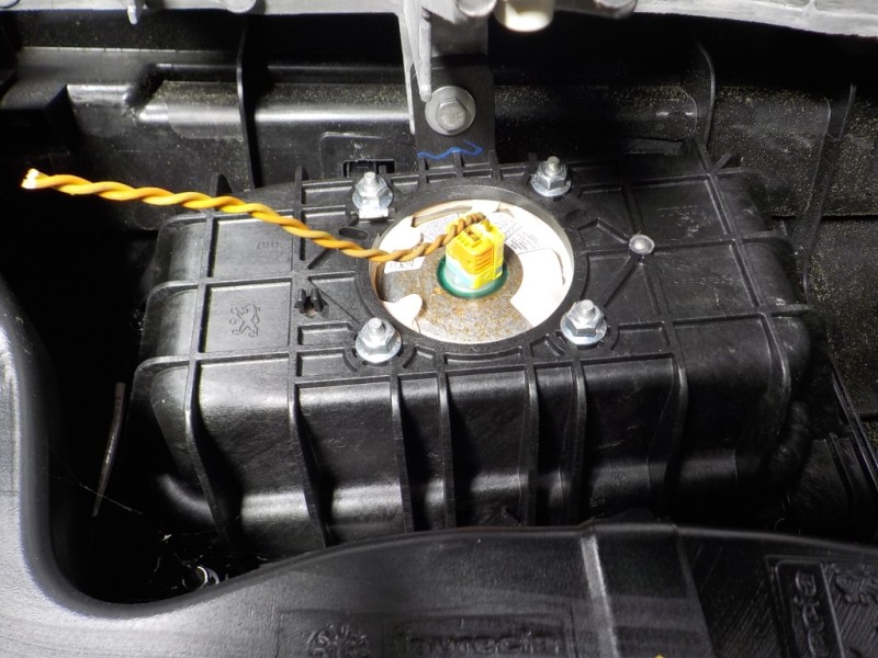 Recambio de salpicadero para peugeot 508 sw 1.6 e-hdi fap referencia OEM IAM 8247X1  9803128780