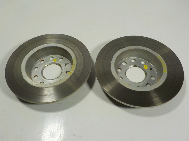 Recambio de disco freno trasero para seat leon sportstourer (kl8) xcellence referencia OEM IAM 5Q0615601D  