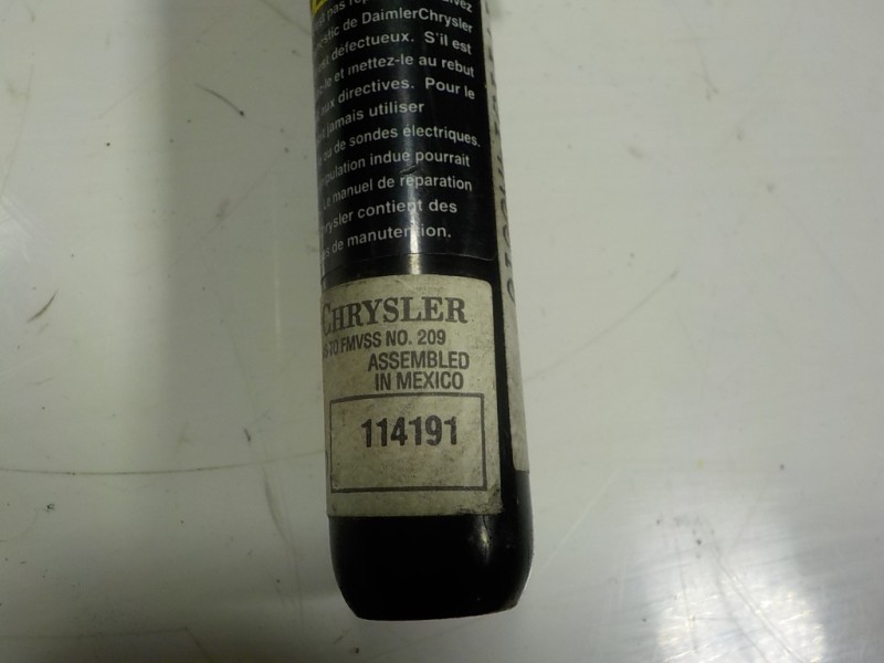 Recambio de pretensor airbag derecho para jeep commander 3.0 v6 crd limited referencia OEM IAM  TL1T11914H0010 