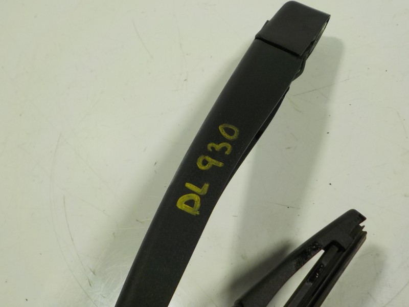 Recambio de brazo limpia trasero para opel astra gtc 1.6 16v referencia OEM IAM   