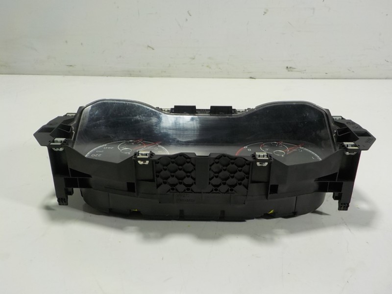 Recambio de cuadro instrumentos para volkswagen polo 1.6 tdi dpf referencia OEM IAM 2G0920740A 2G0920740A 