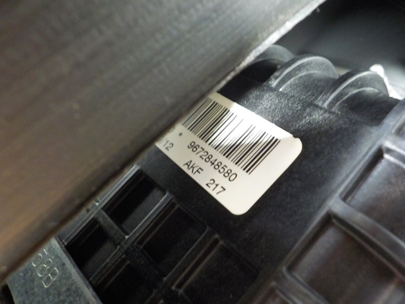 Recambio de salpicadero para peugeot 208 1.2 12v vti referencia OEM IAM 16077378ZD  9672848580