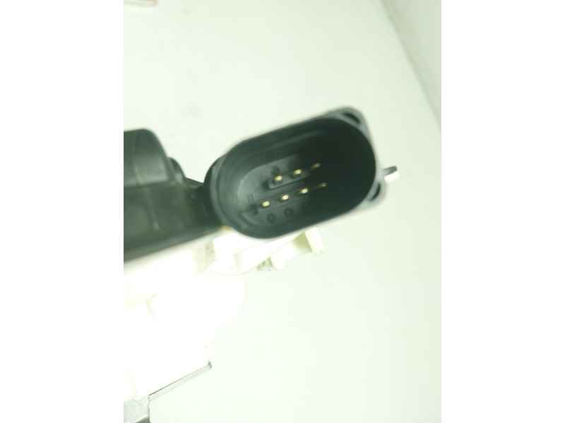 Recambio de cerradura puerta delantera izquierda para volkswagen t6 transporter 2.0 tdi referencia OEM IAM 7L2837015C  