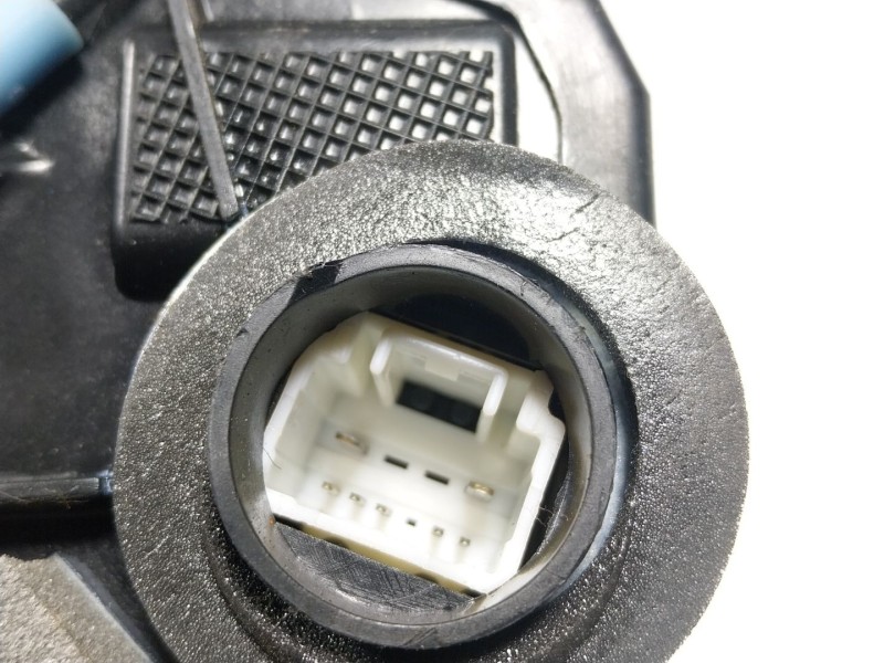 Recambio de cerradura puerta delantera derecha para honda civic lim.5 (fk) 1.6 dtec cat referencia OEM IAM  72111TV0G002 