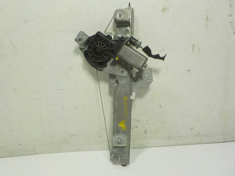 Recambio de elevalunas trasero izquierdo para dacia duster 1.5 dci diesel fap cat referencia OEM IAM 8200733833  