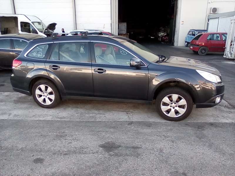 subaru legacy kombi/outback b14 del año 2010