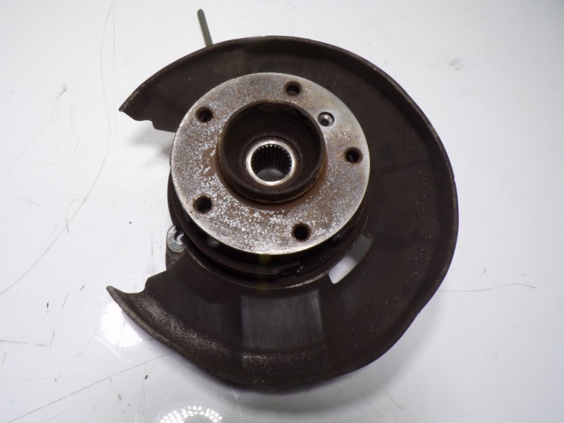 Recambio de mangueta trasera derecha para bmw serie 1 berlina (e81/e87) 116d referencia OEM IAM 33326774810  