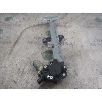 ELEVALUNAS TRASERO DERECHO 