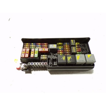 CAJA RELES / FUSIBLES A1645400272 A1645402372 