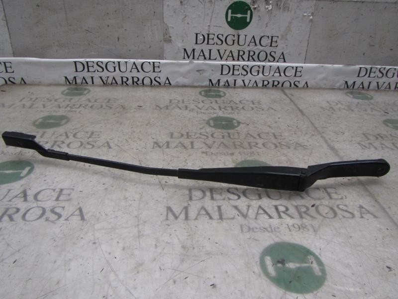 Recambio de brazo limpia delantero derecho para peugeot 308 sw sport referencia OEM IAM   
