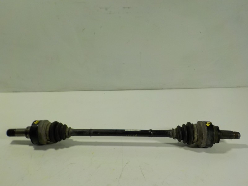 Recambio de transmision trasera derecha para bmw serie 1 lim. (f20) 2.0 turbodiesel referencia OEM IAM  7597682 