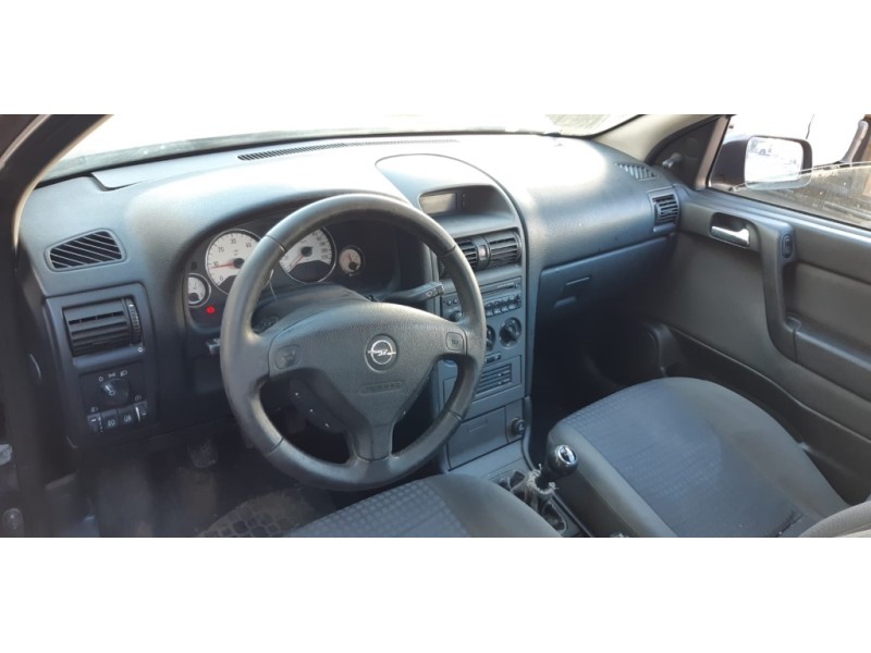 opel astra g berlina del año 2004
