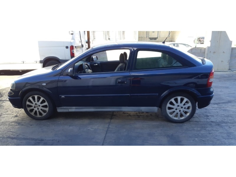 opel astra g berlina del año 2004