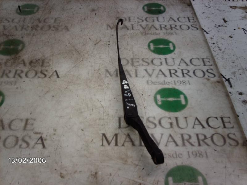 Recambio de brazo limpia delantero derecho para seat cordoba berlina (6k2) clx referencia OEM IAM   