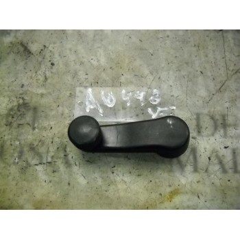 MANETA ELEVALUNAS DELANTERA IZQUIERDA 