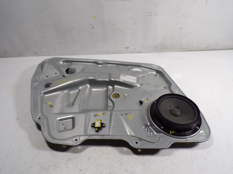 Recambio de elevalunas delantero izquierdo para mercedes-benz clase m (w164) 3.0 cdi cat referencia OEM IAM A1647201579 A1648200