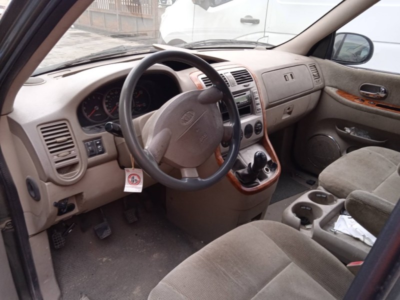 kia carnival ii del año 2004