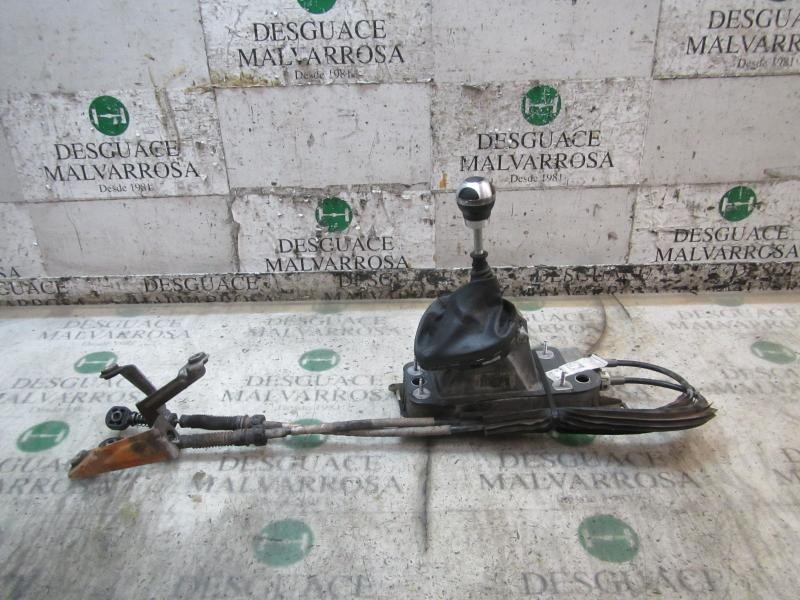 Recambio de palanca cambio para seat leon (1p1) reference referencia OEM IAM 1K0711061A  