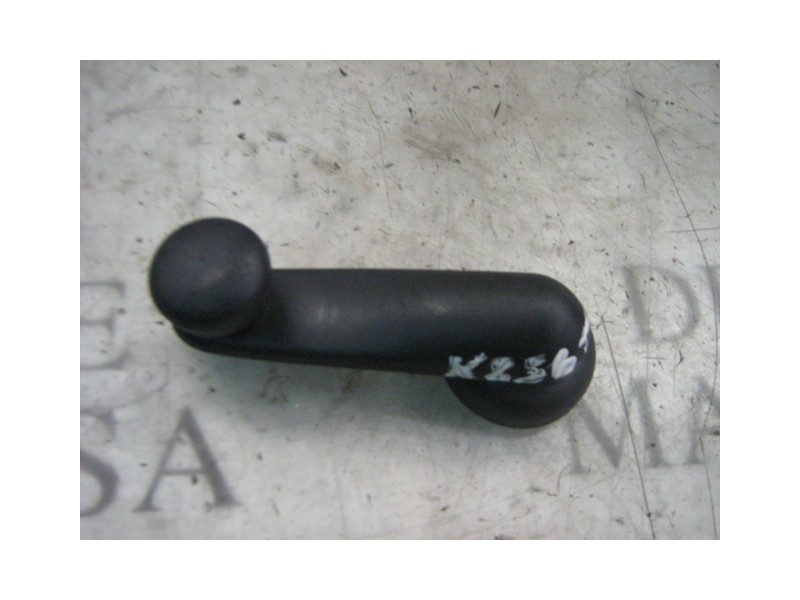 Recambio de maneta elevalunas trasera derecha para fiat punto berlina (188) 1.9 diesel eco referencia OEM IAM 735269263  