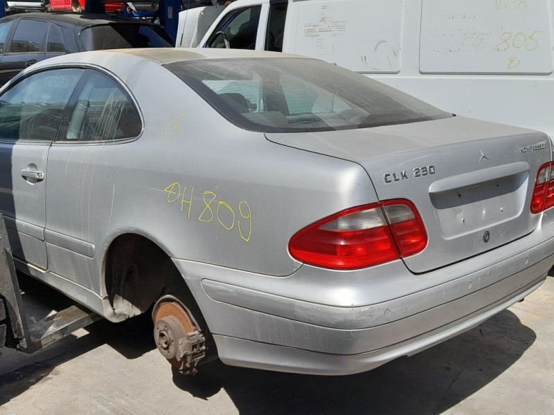 mercedes-benz clase clk (w208) coupe del año 2000