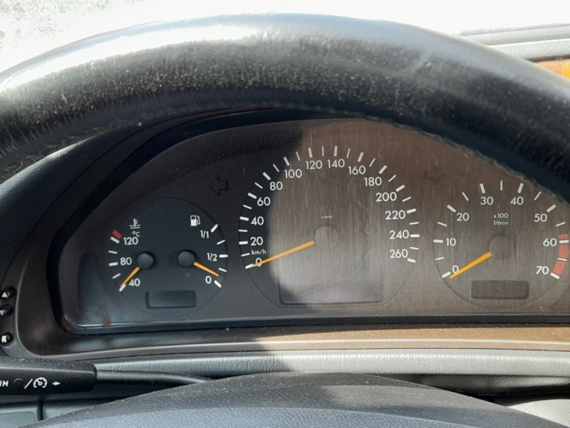 mercedes-benz clase clk (w208) coupe del año 2000