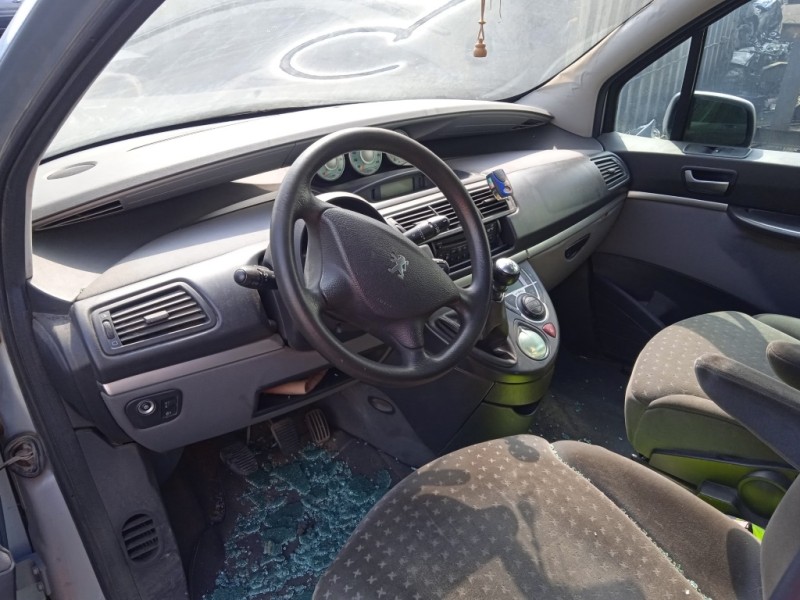 peugeot 807 del año 2005