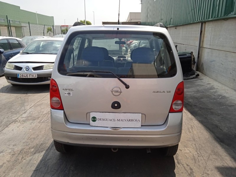 opel agila del año 2000