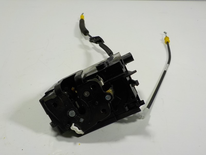 Recambio de cerradura puerta trasera izquierda para peugeot 308 1.6 blue-hdi fap referencia OEM IAM 9826126080 9826126080 