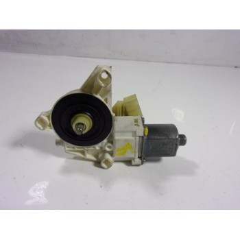 MOTOR ELEVALUNAS TRASERO DERECHO A2518200208 A2518200208 996149200