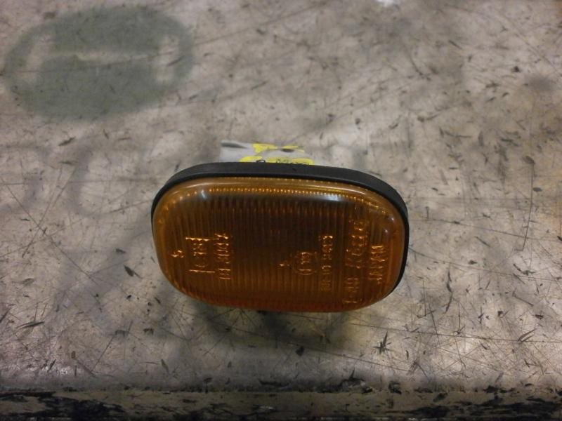 Recambio de piloto lateral derecho para toyota rav 4 (a2) 2.0 sol 44x (2003) referencia OEM IAM 8173117051  